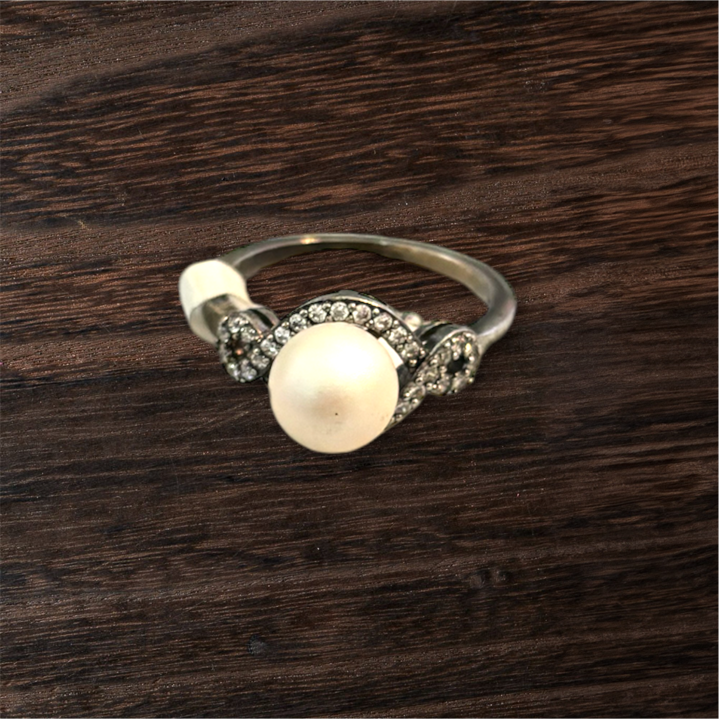 Genuine pearl ring